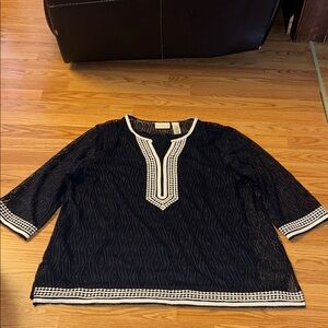 Alfred Dunner Navy Blue Tunic with White Accents size 1X. Like new